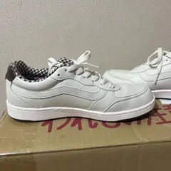 VANS OFF THE WALL ホワイト スニーカー