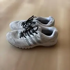 adidas スニーカー ホワイト シルバーのサムネイル