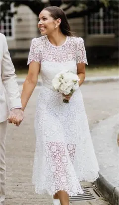 は*ん様 セルフポートレイト ワンピース ローズレース UK8 未使用 ROSE