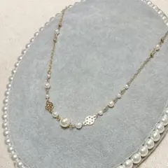 ゴールドカラーチャームホワイトパールビーズスーパーロング2連2wayネックレス