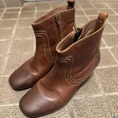 ブラウンレザーショートブーツ