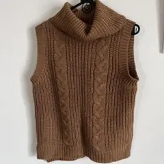 ノースリーブタートルネックニット