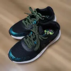 Under Armour スニーカー ブラック/グリーン/ブルー