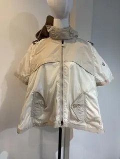 MONCLER モンクレール　アイボリー フード付きショートジャケットのサムネイル