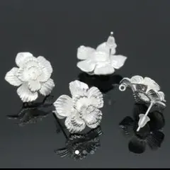 シルバーフラワーピアス１組♡　送料無料