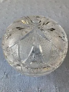 チェコ製　ボヘミアンクリスタルガラス　小物入れ　ボンボニエール