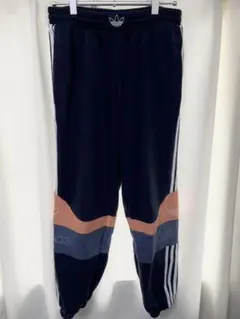 adidas originals パンツ