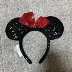 ミニーマウスカチューシャ 黒と赤 スパンコール