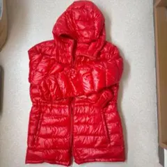 UNIQLO ライトダウンジャケット　赤