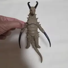 ウルトラマン 怪獣 ピグモン ソフビ フィギュア ガチャ - メルカリ