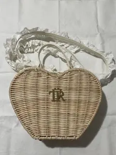 トリートユアセルフ　Love summer basket bag Pinko Love Summer Basket women's bag in natural raffia with