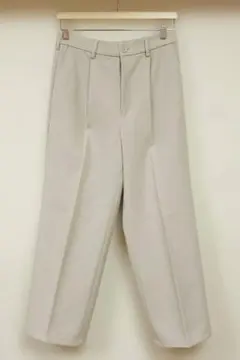 GU　バギースラックスワイドパンツ　ライトベージュ　Ｓサイズ