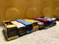 トミカ　バスと電車8台セット