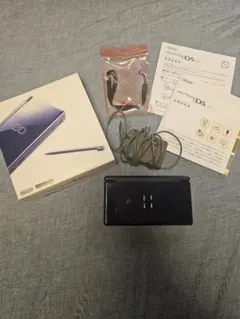 ニンテンドーDS Lite 充電器と箱とポケモンのカバー付き