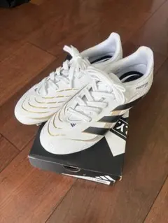 adidas Predator サッカーシューズ ホワイト/ブラック/ゴールド