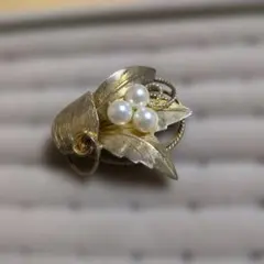 葉っぱデザインブローチ　パール付