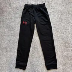 Under Armour 黒 ジャージ 130㎝