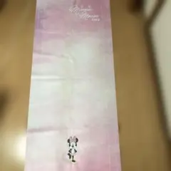 スカーラ ディズニーヨガマットミニーマウス ディズニーのトラベルヨガマットで伸び〜っ。夏のリラックス