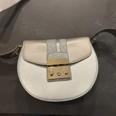 フルラ メトロポリス ゴールド スパンコール チェーンショルダー 