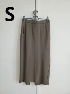 GU スリット入り タイトスカート カーキ