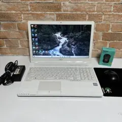 富士通 ノートPC Corei7 メモリ8GB Webカメラ　Win11 Pro