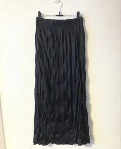 プリーツロングスカート