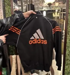 adidas トラックジャケット