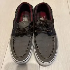 VANS ダメージ加工あり　グレーとチェック柄が可愛いスニーカー ♪