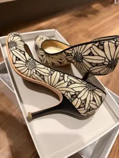 DIANA花柄刺繍 パンプス 高ヒール 2026年最新】diana 刺繍の人気アイテム - メルカリ