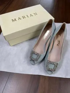 MARIAN ビジューパンプスのサムネイル