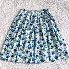 み*う様 ラピーヌブランシュ　花柄　フレアスカート　40（L)のサムネイル