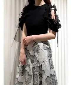 【2025SS美品】プリーツフリルニットプルオーバー SNIDEL