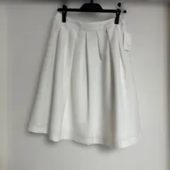 新品 フレアスカート ホワイト Mサイズのサムネイル