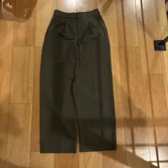 ユニクロタックワイドパンツ