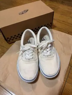 【Vans】ERA（ホワイト キャンバススニーカー）