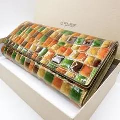 新品箱付　クエスタエラヴォイス ガウディ　長財布 ステンドグラス エナメル PARKS TOKYO SELECT（パークストウキョウセレクト） 財布 「Questa e