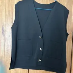 美品！！ ハートボタンノースリーブ ベスト