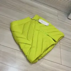 新品　定価3万以上　半額以下　デサントゴルフ　キュウイイエロー　ダウンスカート