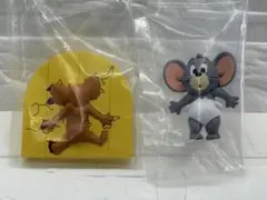 【匿名配送】 トムとジェリー ジェリーとタフィーがいるお家フィギュア　2点セット