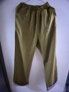 オリーブグリーン カジュアルパンツ
