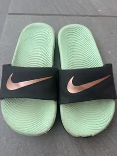 Nike スライドサンダル 黒/緑