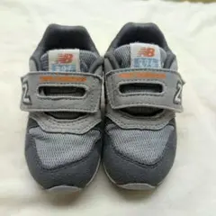 ④New Balance 996 キッズシューズ　グレー×オレンジ 13.5cm