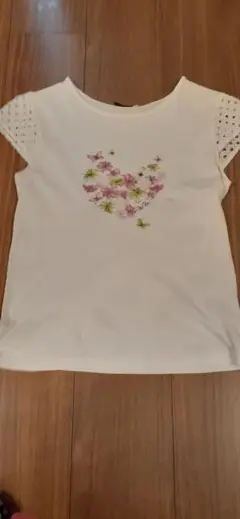 花柄刺繍 ホワイト Tシャツ　ベベ150