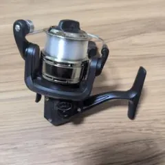 スピニングリール 2000番 ブラック