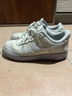 Nike Air Force 1 ホワイトスエード