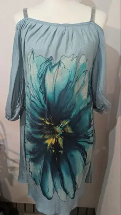 水色オフショルダー花柄トップスМ〜LＬサイズ