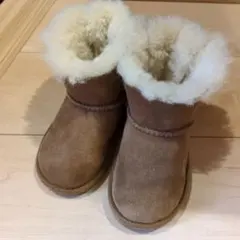 UGG ベージュ　リボン付き　 スエード ブーツ