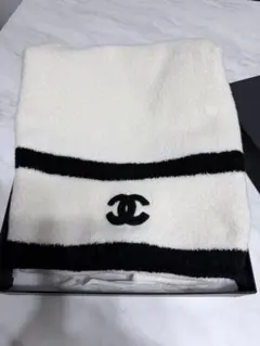 最終値下げ！【新品】CHANELロゴクッション 2個セット - メルカリ