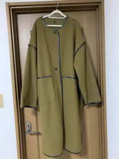 カスタネ　ライナー付き　カーキ色 ボタン付き ロングコート Fサイズ