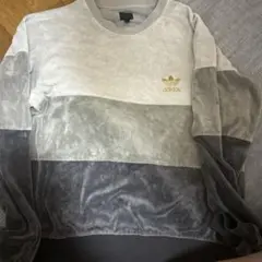adidas グレー ボーダートレーナー